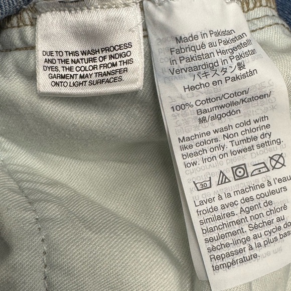 Madewell Mom Jean Womens 25 Medium
Wash Ripped Edition Gilford Blue AJ214 - Picture 12 of 12